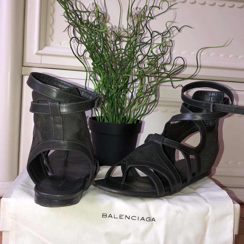 Balenciaga leather and Suede gladiator sandal - Picture 3 of 8